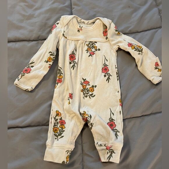 Newborn carters flower romper - Picture 1 of 2